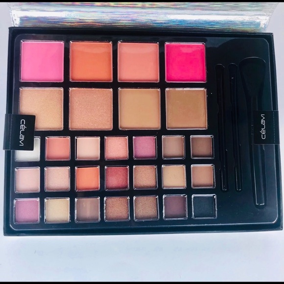 Celavi Runway Beauty High Impact Color. Free gift - Picture 2 of 7